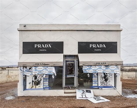 prada marfa vandalism 2005|Prada marfa location.